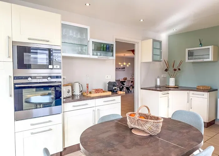 Semesterbostad L'embellie - A 150m De La - Petanque - Poele A Bois - Paisible