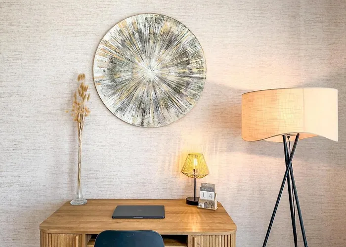 Semesterbostad L'embellie - A 150m De La - Petanque - Poele A Bois - Paisible *