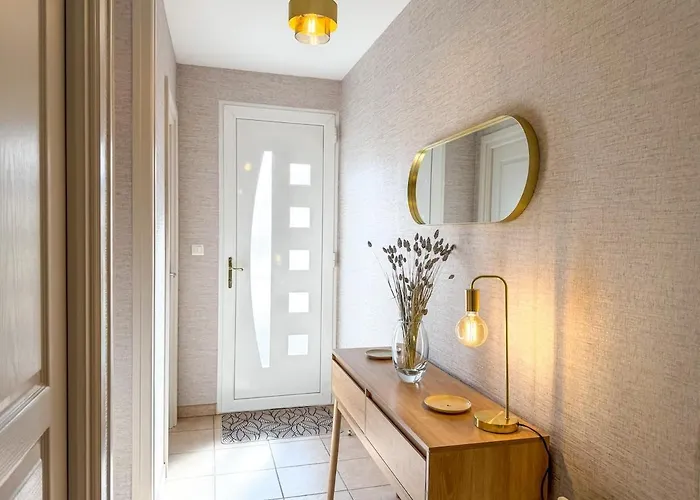 Semesterbostad L'embellie - A 150m De La - Petanque - Poele A Bois - Paisible